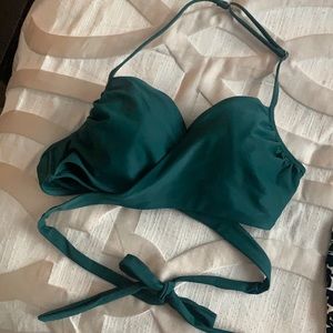 Gorgeous old navy emerald wrap bikini top